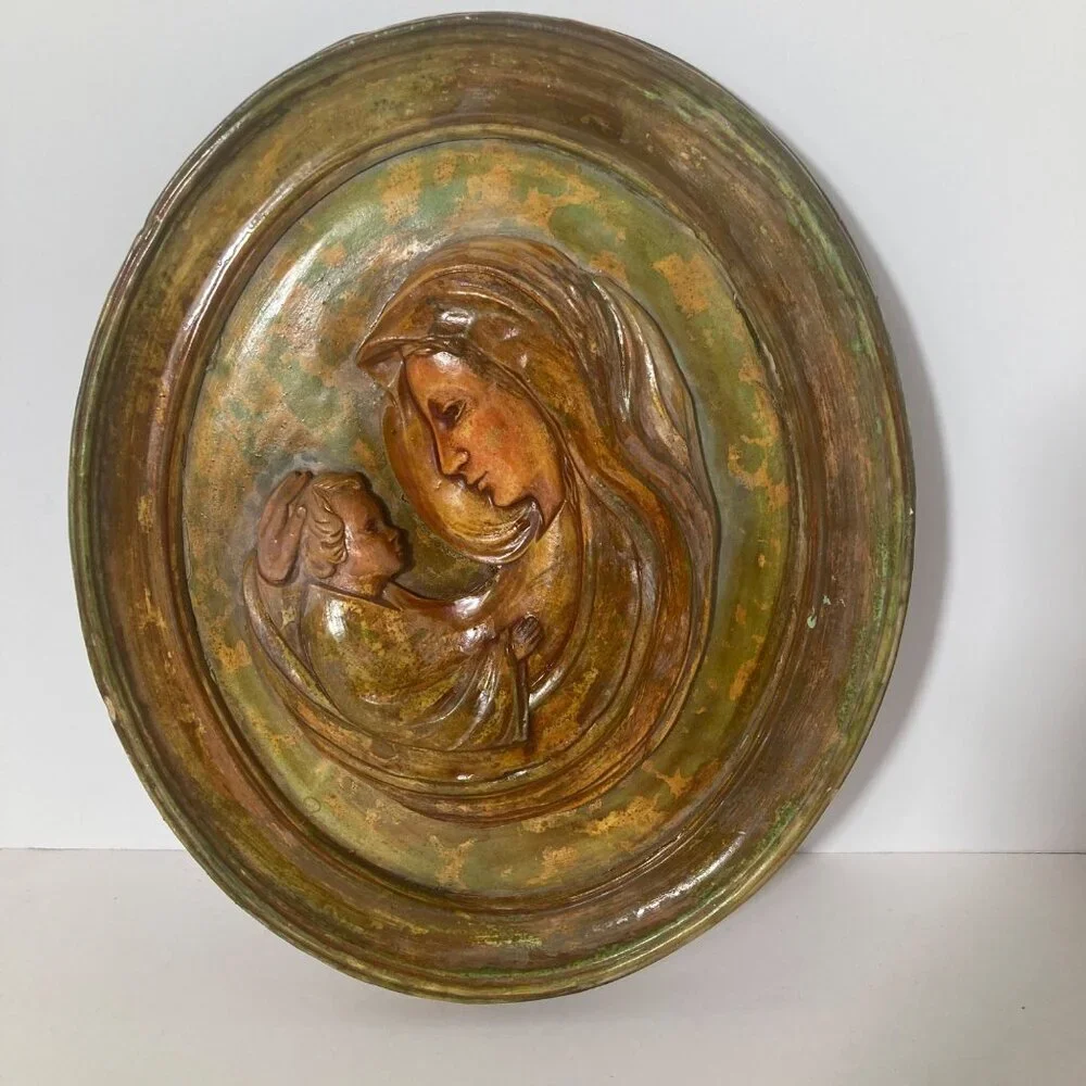 Vintage Madonna & Child Chalkware Oval Wall Picture Sculpture Gold 1981 11 x 9